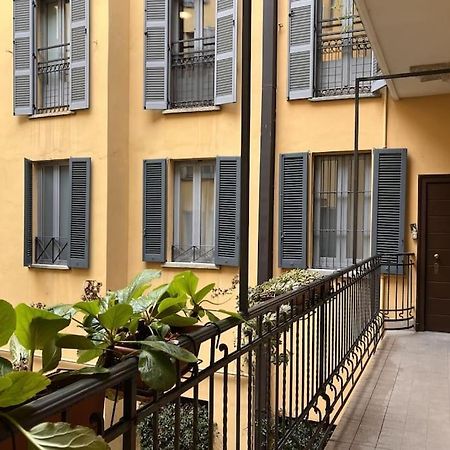 Youhosty - Ticinese Suite 1 มิลาน ภายนอก รูปภาพ