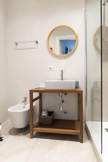 Youhosty - Ticinese Suite 1 มิลาน ภายนอก รูปภาพ