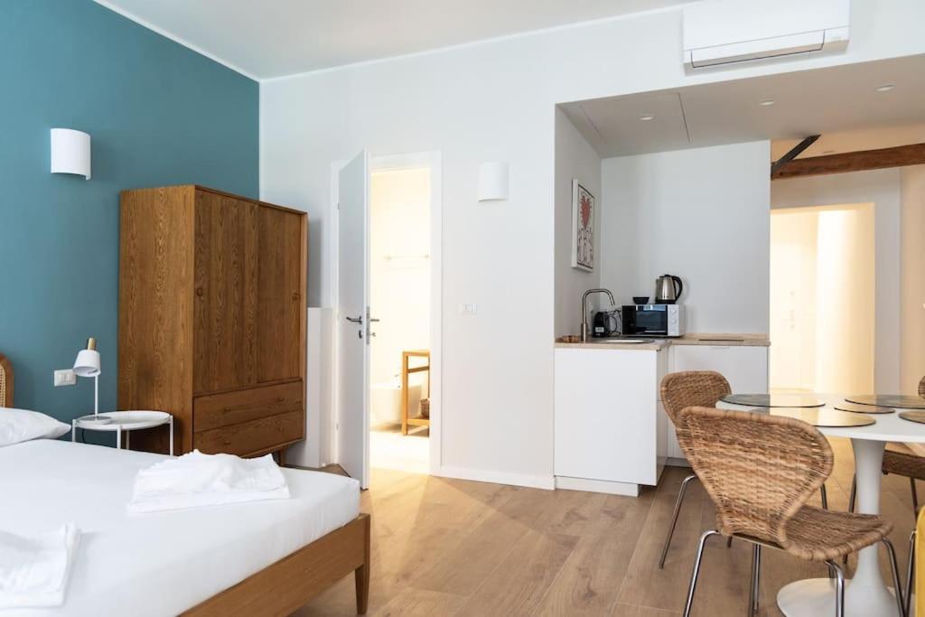 Youhosty - Ticinese Suite 1 มิลาน ภายนอก รูปภาพ