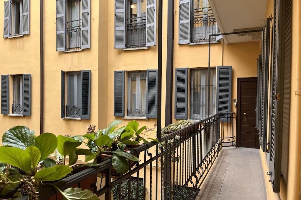 Youhosty - Ticinese Suite 1 มิลาน ภายนอก รูปภาพ
